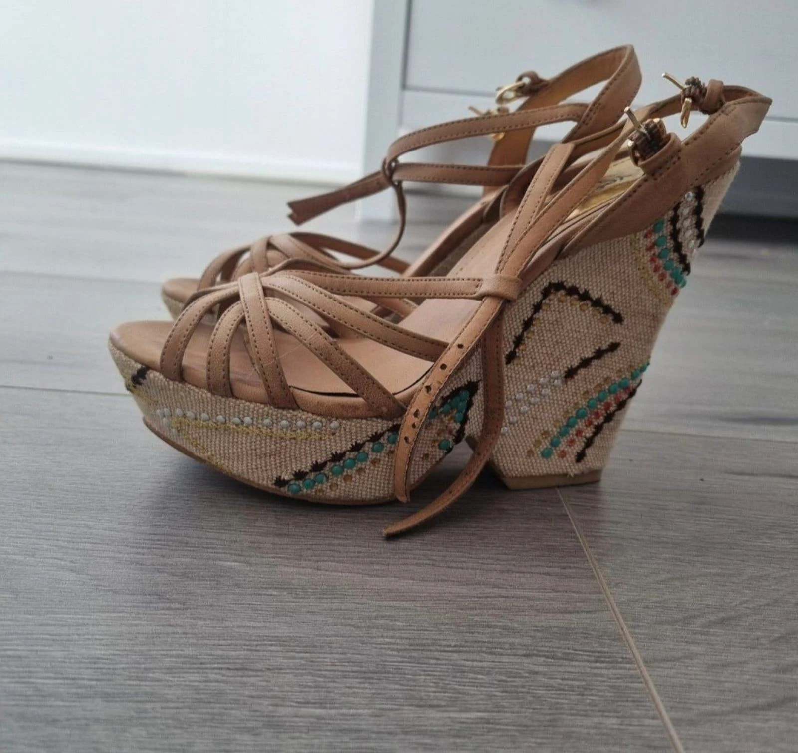 Yessica C&A Ibiza Sandales compensées avec perles et broderie – Taille 37 – photo 2